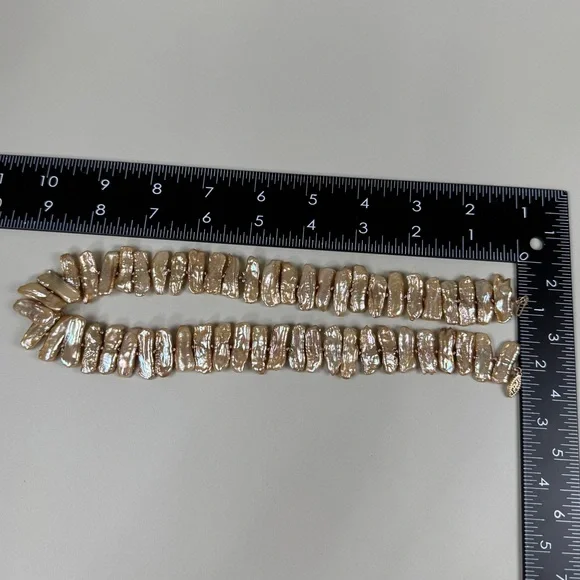 Freshwater biwa pearl necklace with 14k gold clasp - Picture 7 of 7